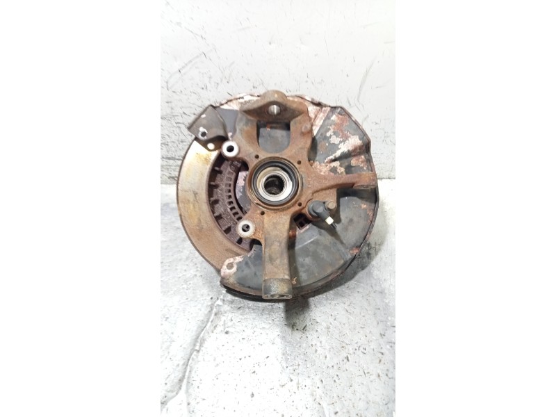 Recambio de mangueta delantera derecha para mitsubishi montero sport (k90) 2.5 td gls referencia OEM IAM   