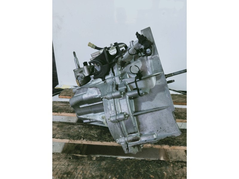 Recambio de caja cambios para dacia duster ii comfort referencia OEM IAM TL4361 B071056 6V