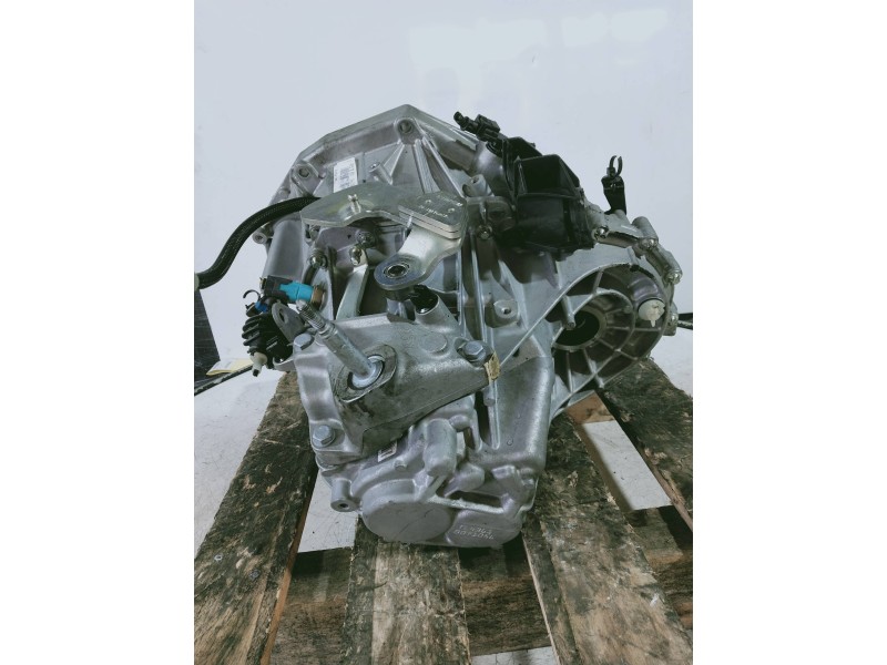 Recambio de caja cambios para dacia duster ii comfort referencia OEM IAM TL4361 B071056 6V