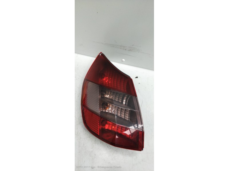 Recambio de piloto trasero izquierdo para renault scenic ii authentique referencia OEM IAM 8200127704E  