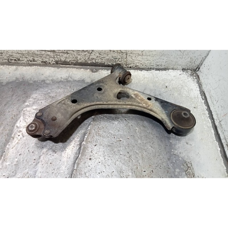 Recambio de brazo suspension inferior delantero derecho para opel corsa d catch me referencia OEM IAM   