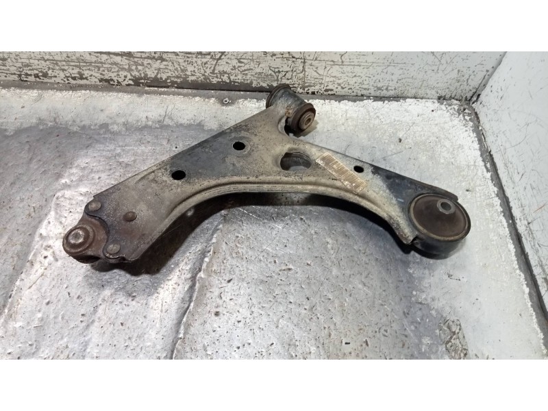 Recambio de brazo suspension inferior delantero derecho para opel corsa d catch me referencia OEM IAM   