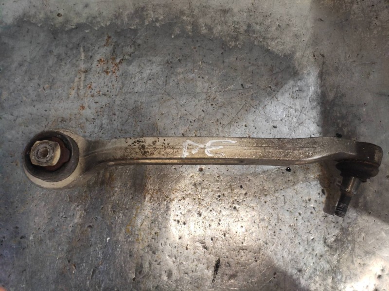 Recambio de brazo suspension inferior delantero derecho para audi a8 (4e2) 4.2 quattro referencia OEM IAM   