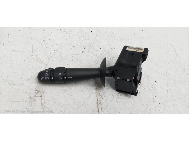 Recambio de mando luces para opel vivaro combi 2.9t largo referencia OEM IAM 251563  