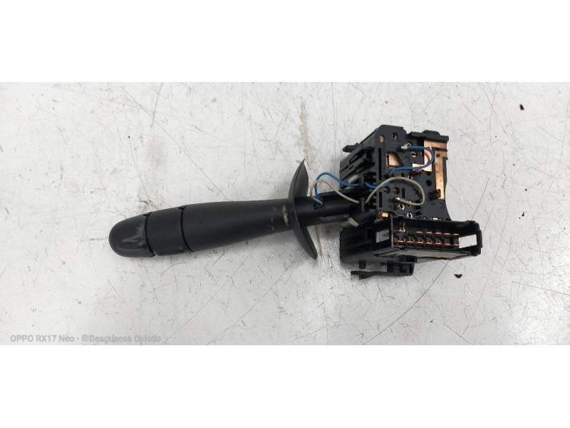 Recambio de mando luces para opel vivaro combi 2.9t largo referencia OEM IAM 251563  
