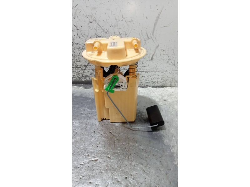 Recambio de bomba combustible para dacia sandero stepway referencia OEM IAM 172020371R  