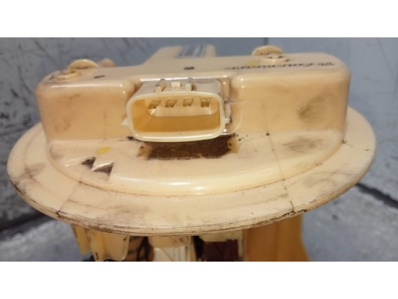 Recambio de bomba combustible para dacia sandero stepway referencia OEM IAM 172020371R  