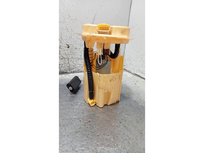 Recambio de bomba combustible para dacia sandero stepway referencia OEM IAM 172020371R  