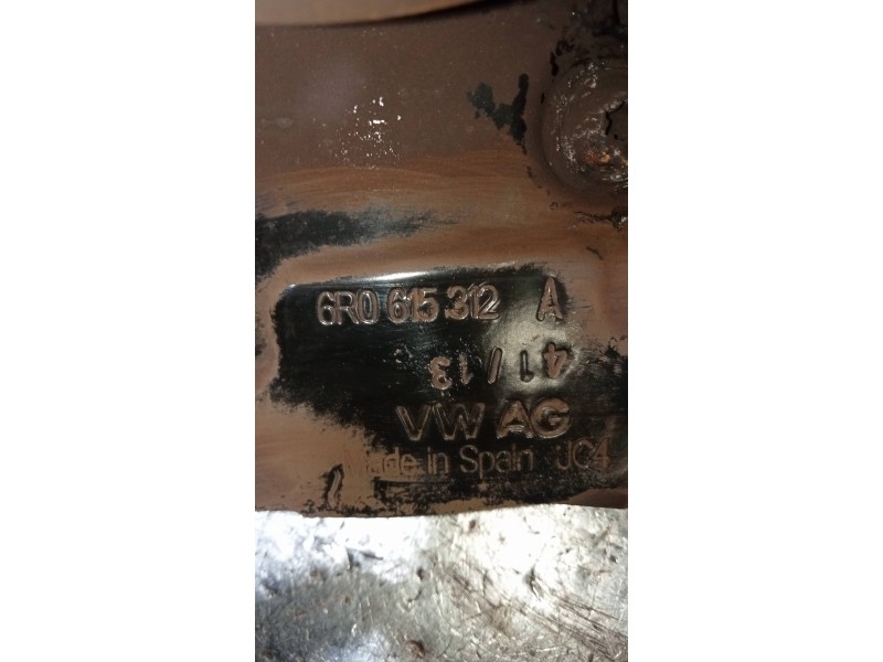 Recambio de mangueta delantera derecha para volkswagen polo (6r1) advance referencia OEM IAM 6R0615312  