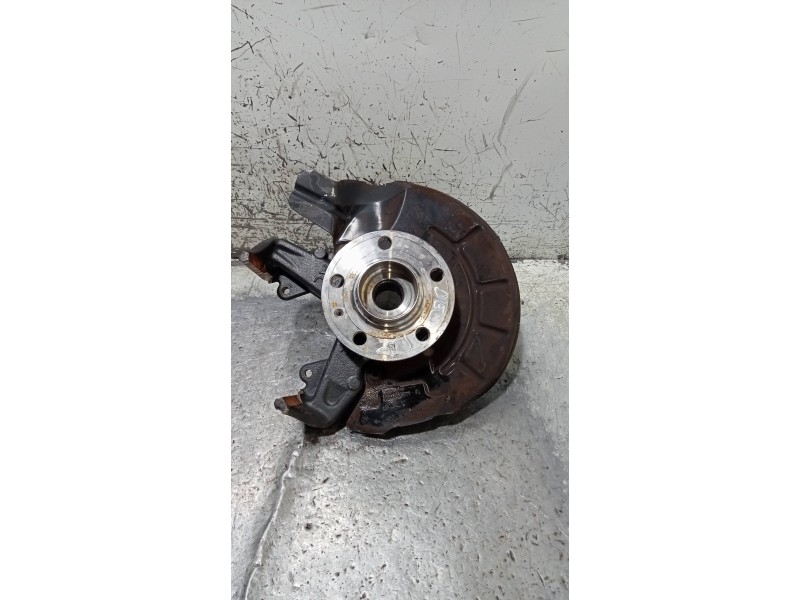 Recambio de mangueta delantera izquierda para volkswagen polo (6r1) advance referencia OEM IAM 6R0615311A  