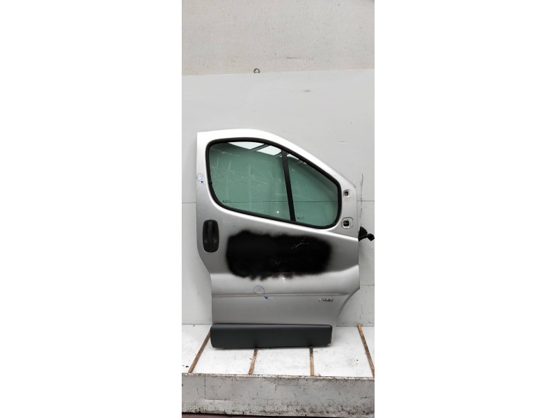 Recambio de puerta delantera derecha para opel vivaro combi 2.9t largo referencia OEM IAM   5P
