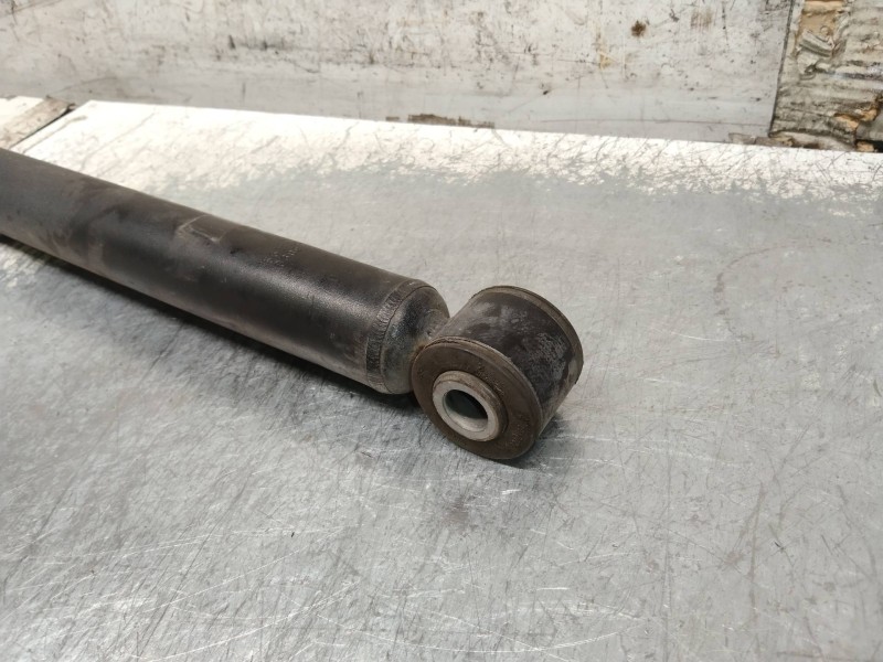 Recambio de amortiguador trasero derecho para dacia sandero stepway referencia OEM IAM 562105691R  