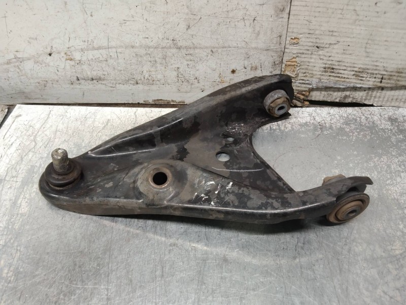 Recambio de brazo suspension inferior delantero izquierdo para dacia sandero stepway referencia OEM IAM 545017081R  