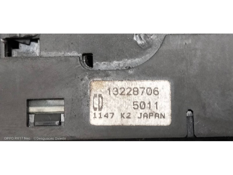 Recambio de mando elevalunas delantero izquierdo para opel astra gtc cosmo referencia OEM IAM 13228706  