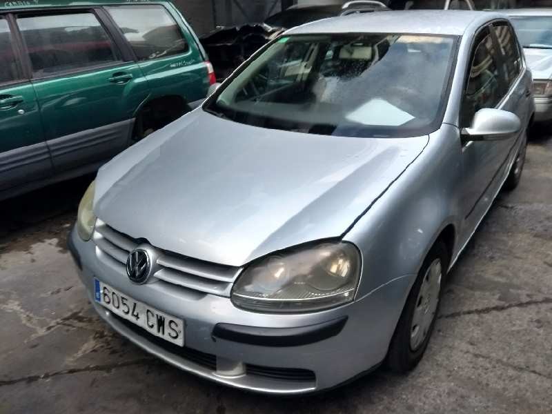 volkswagen golf v berlina (1k1) del año 2004