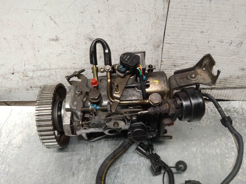 Recambio de bomba inyeccion para volkswagen polo berlina (6n1) concept referencia OEM IAM R8444B956C 028130115J 