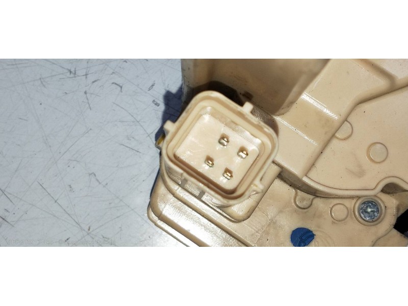 Recambio de motor cierre centralizado delantero derecho para fiat panda (319) 1.2 cat referencia OEM IAM 520184640  