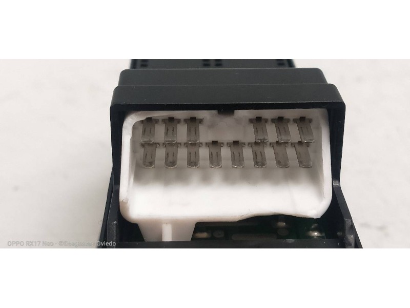 Recambio de mando elevalunas delantero izquierdo para hyundai accent (lc) gl 5p referencia OEM IAM 620W10270  