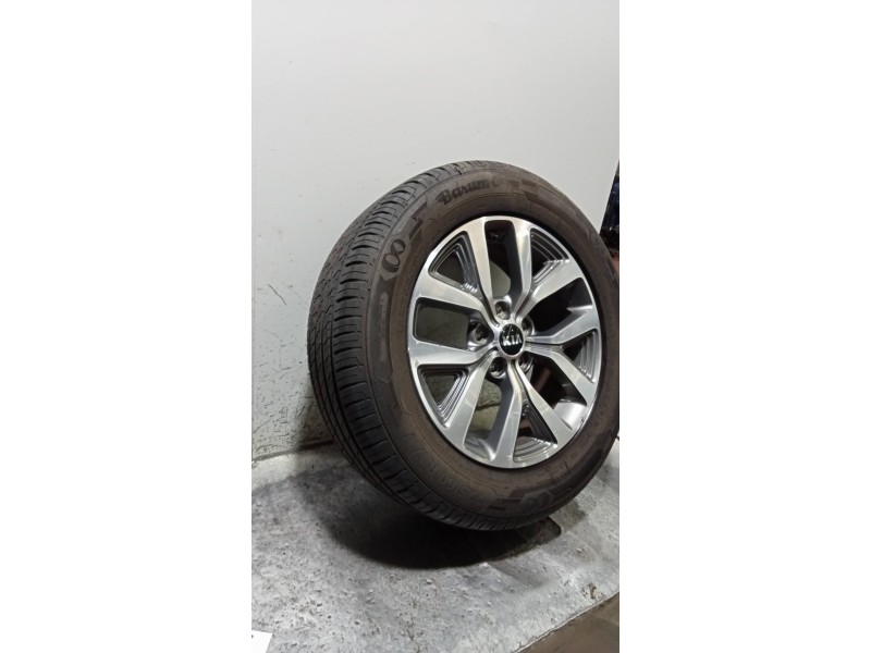 Recambio de juego llantas para kia sportage drive 4x2 referencia OEM IAM  CUBIERTAS 225/60/17