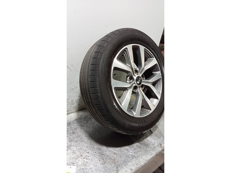 Recambio de juego llantas para kia sportage drive 4x2 referencia OEM IAM  CUBIERTAS 225/60/17