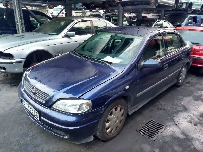opel astra g berlina del año 2000