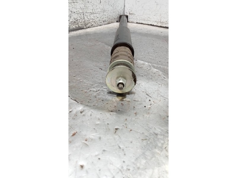 Recambio de amortiguador trasero derecho para dacia duster ii comfort referencia OEM IAM 562106321R  