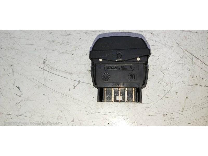 Recambio de mando elevalunas delantero izquierdo para citroen xsara picasso 2.0 hdi vivace referencia OEM IAM   