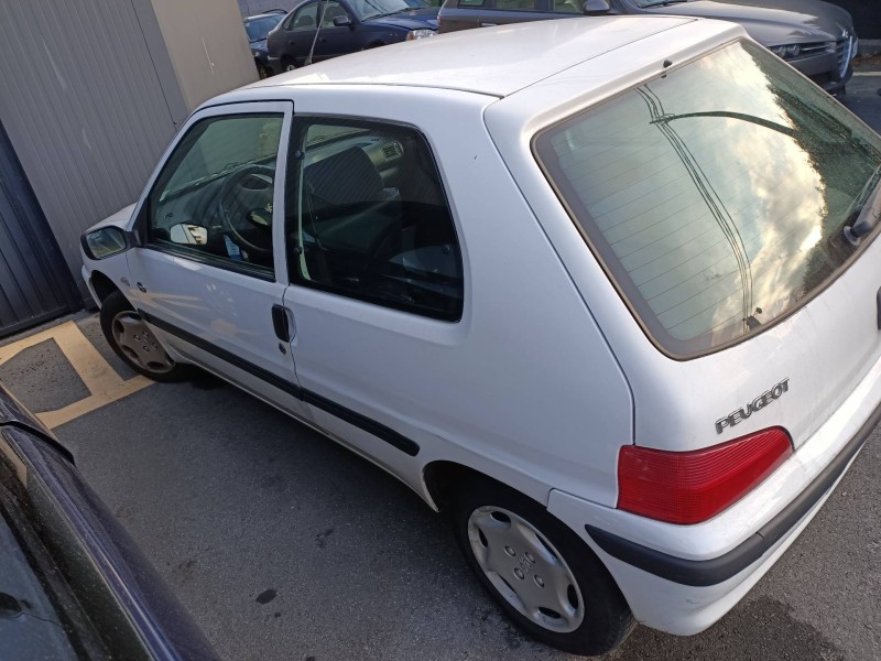 peugeot 106 (s2) del año 2000