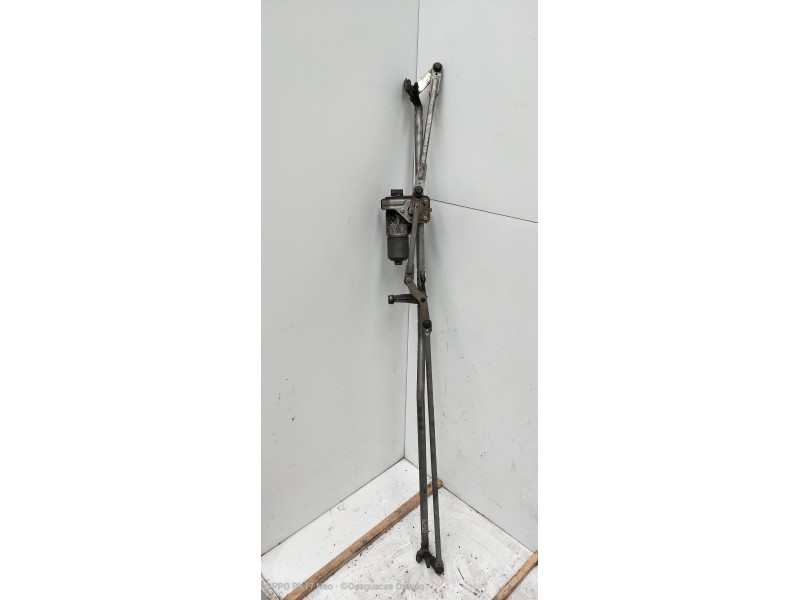 Recambio de motor limpia delantero para peugeot 308 sw sport referencia OEM IAM 0390241869  