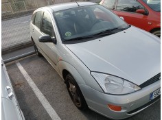 ford focus berlina (cak) del año 2001