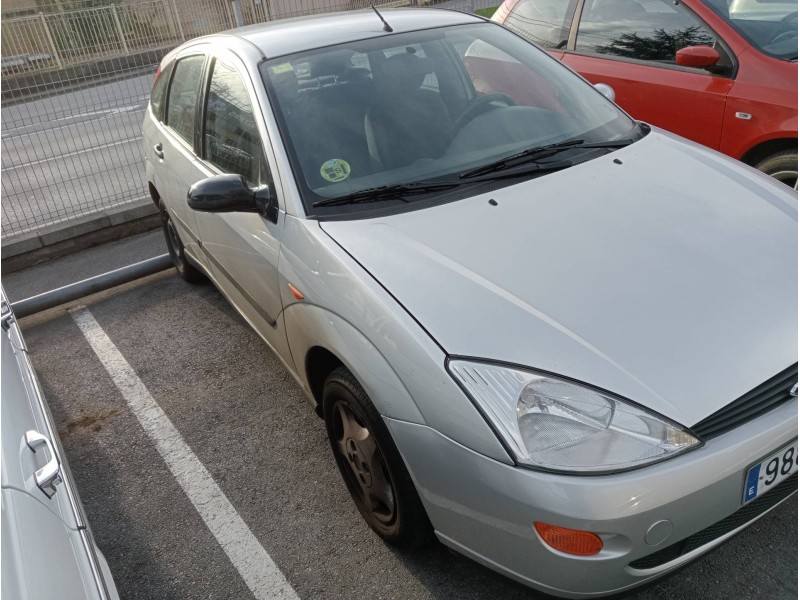 ford focus berlina (cak) del año 2001
