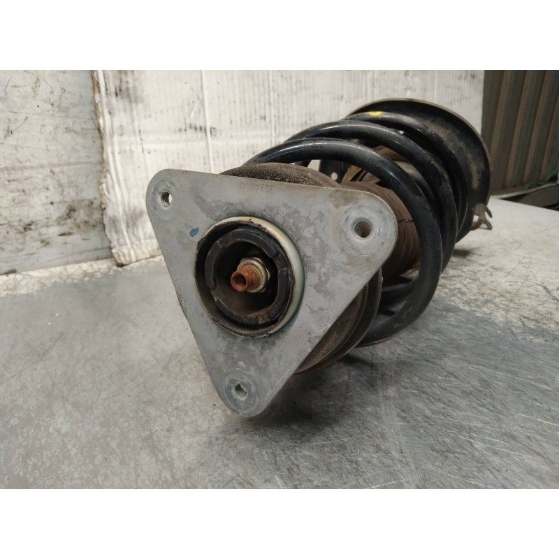 Recambio de amortiguador delantero izquierdo para renault clio iv business referencia OEM IAM 543026988R  