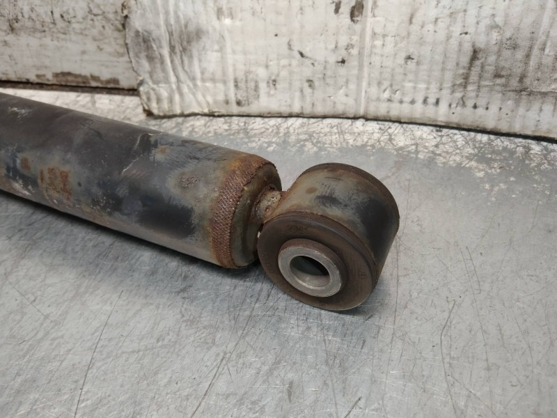 Recambio de amortiguador trasero derecho para renault clio iv business referencia OEM IAM 562109815R  