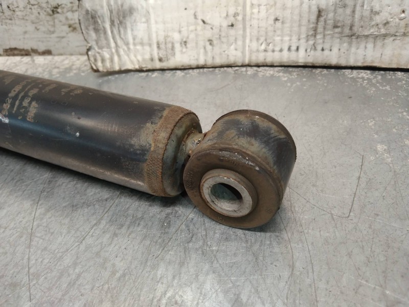 Recambio de amortiguador trasero izquierdo para renault clio iv business referencia OEM IAM 562109815R  