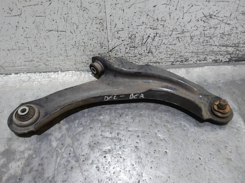 Recambio de brazo suspension inferior delantero derecho para renault clio iv business referencia OEM IAM   
