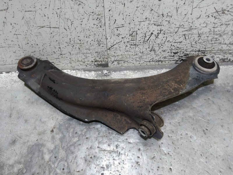 Recambio de brazo suspension inferior delantero izquierdo para renault clio iv business referencia OEM IAM   