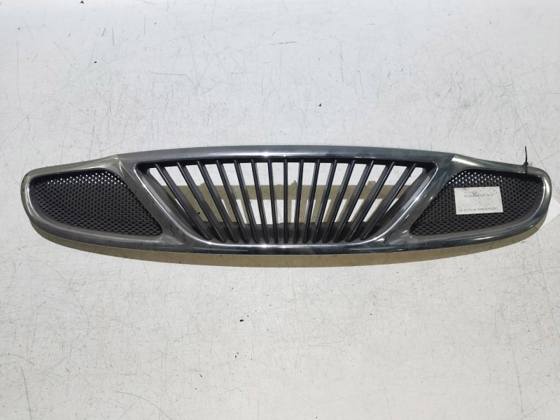 Recambio de rejilla delantera para daewoo nubira berlina 1.6 cat referencia OEM IAM 96272289  