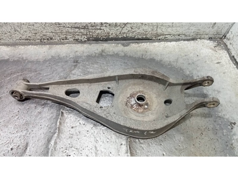 Recambio de brazo suspension inferior trasero izquierdo para bmw serie 3 cabrio (e46) 330 ci referencia OEM IAM 10948890  