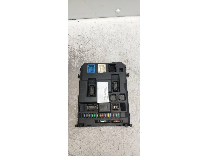 Recambio de caja reles / fusibles para peugeot 207 sport referencia OEM IAM 9664983080 BSIEVX0100 