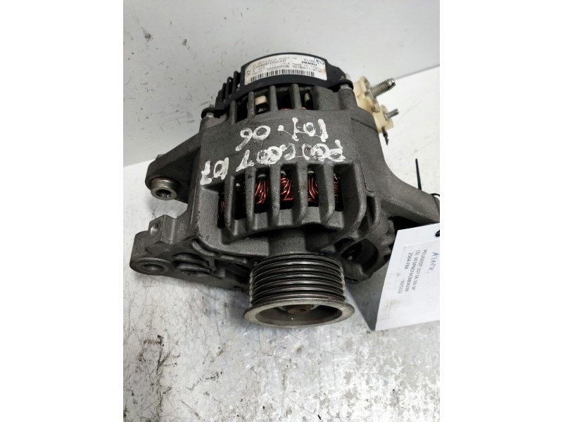 Recambio de alternador para peugeot 107 básico referencia OEM IAM 270600Q010 DENSO 