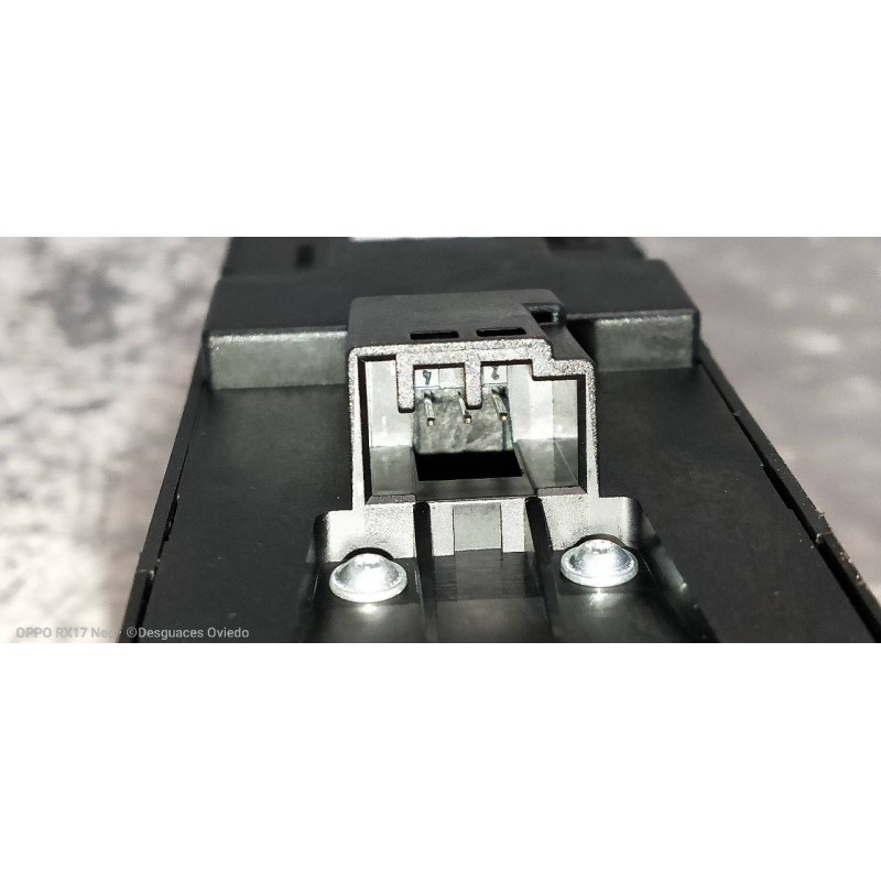 Recambio de mando elevalunas delantero izquierdo para volvo s40 berlina 2.0 d kinetic referencia OEM IAM 30795081 03451700 