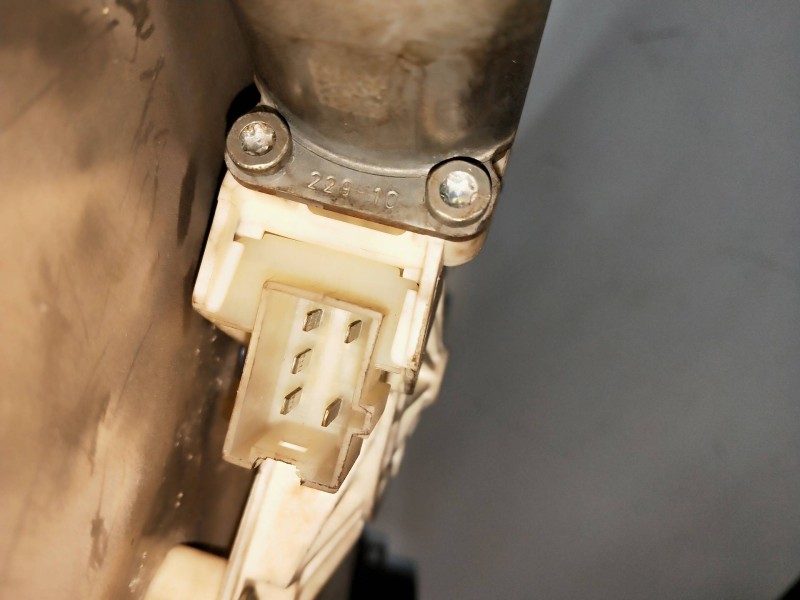 Recambio de elevalunas delantero izquierdo para mercedes clase c (w204) berlina c 220 cdi blueefficiency (204.002) referencia OE