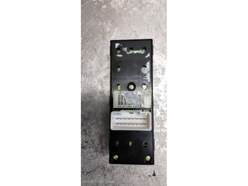 Recambio de mando elevalunas delantero izquierdo para kia cee´d active referencia OEM IAM 935701H120  