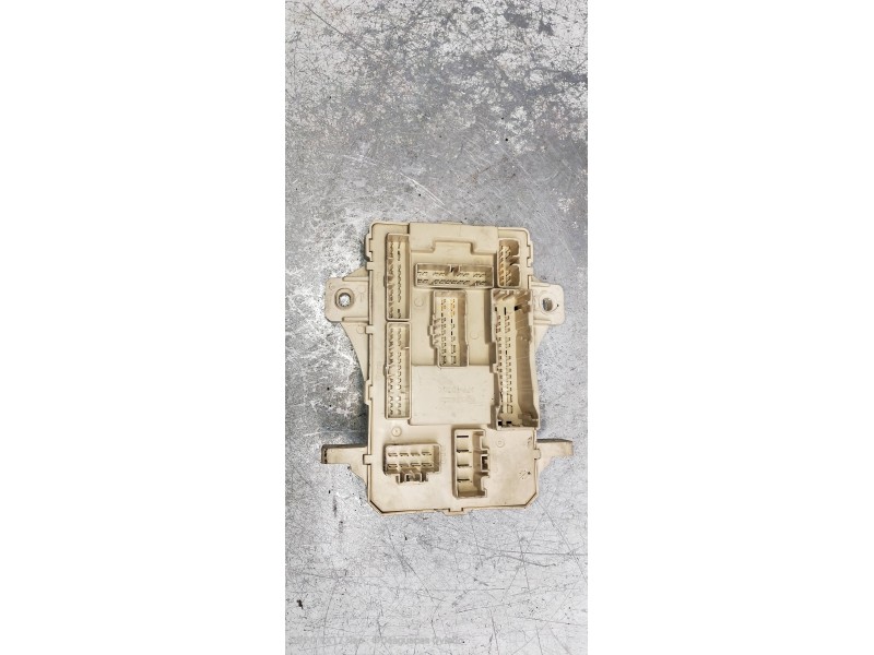 Recambio de caja reles / fusibles para kia cee´d active referencia OEM IAM 919502H510  