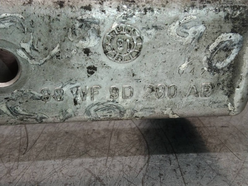 Recambio de rampa inyectora para ford sierra berlina gl referencia OEM IAM 88WF9D280AB  