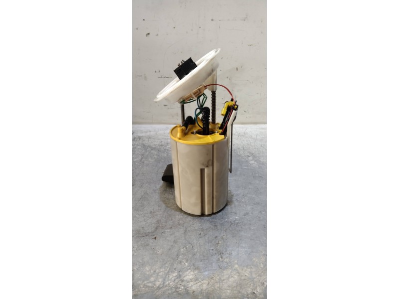 Recambio de bomba combustible para bmw serie 5 berlina (e60) 520d referencia OEM IAM 6765848  