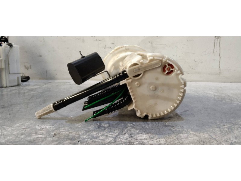 Recambio de bomba combustible para bmw serie 5 berlina (e60) 520d referencia OEM IAM 6765848  