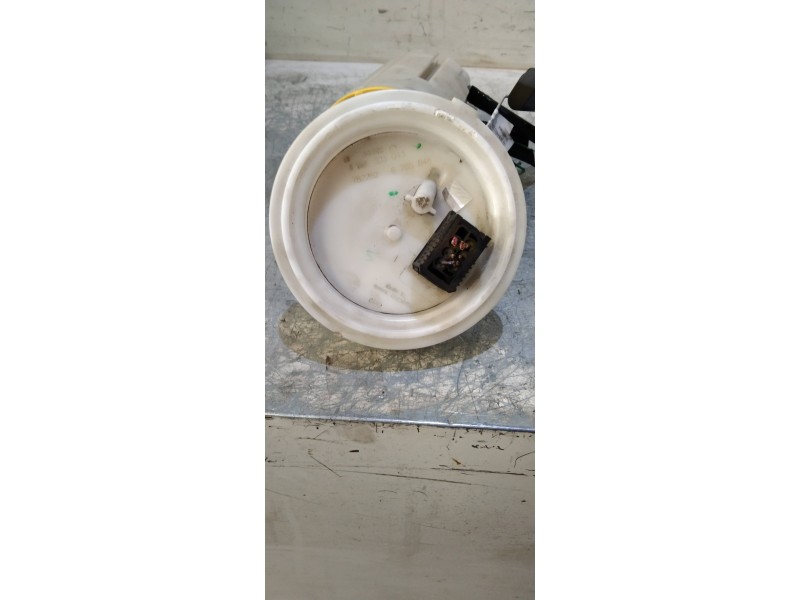 Recambio de bomba combustible para bmw serie 5 berlina (e60) 520d referencia OEM IAM 6765848  