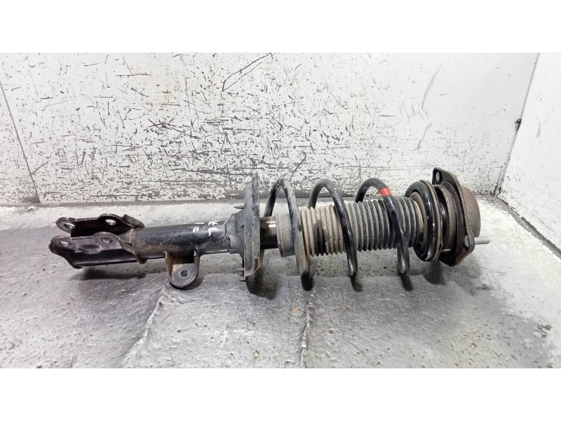 Recambio de amortiguador delantero izquierdo para ssangyong tivoli crystal 4x2 referencia OEM IAM 4431035400  