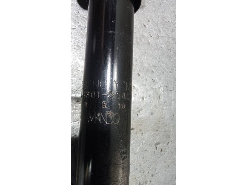 Recambio de amortiguador trasero derecho para ssangyong tivoli crystal 4x2 referencia OEM IAM 4530135400  